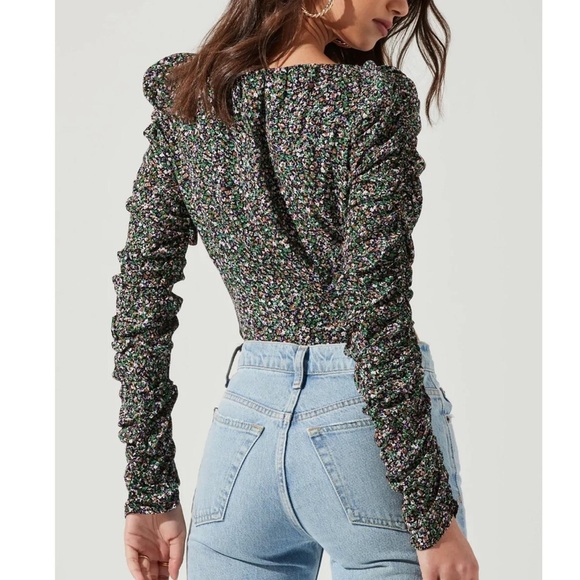 Astr Multicolor Floral Ruched Long Sleeve Sweetheart Neck Cropped Top (M) - - Picture 14 of 14